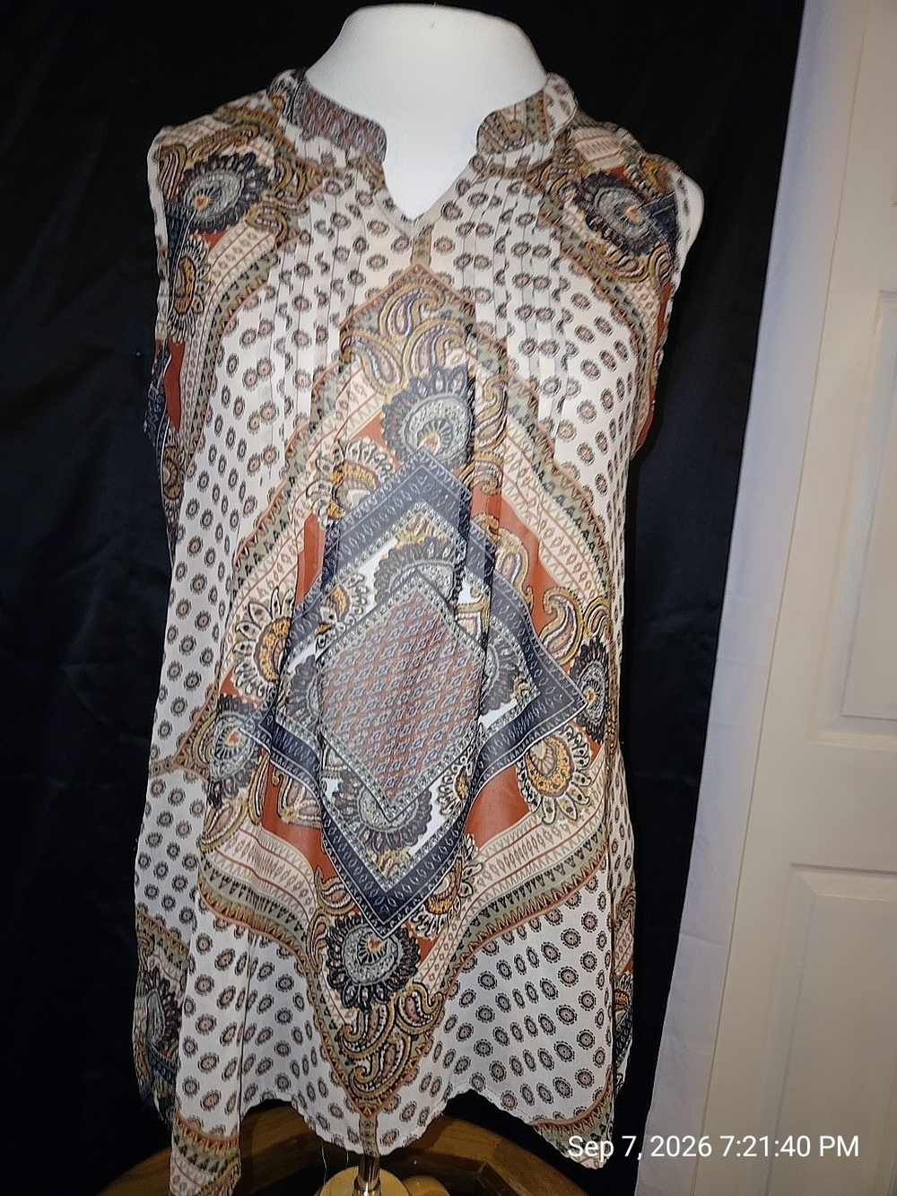 Sleeveless Cream Paisley Print Tunic Top - Brand Not Shown